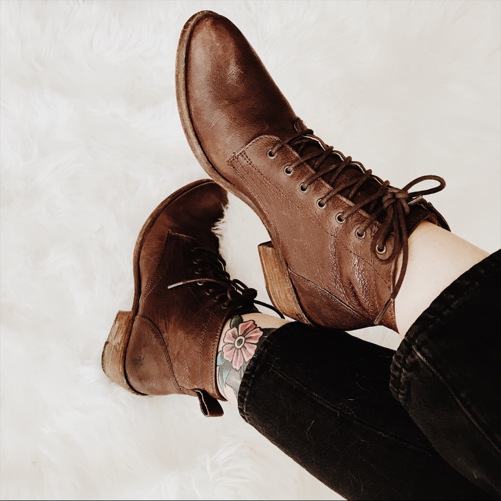 FRYE Vintage Brown lace Up Boots